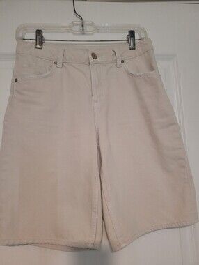 H&M Women's Cream Denim Bermuda Shorts Size 0